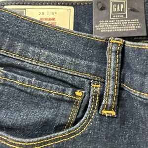 (NWT) GAP High Rise Jegging Size 6